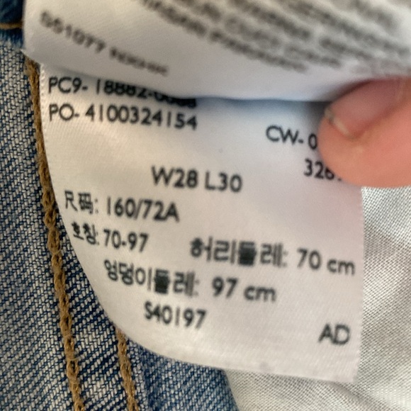 Levi’s Embroidered Jeans - Picture 6 of 6